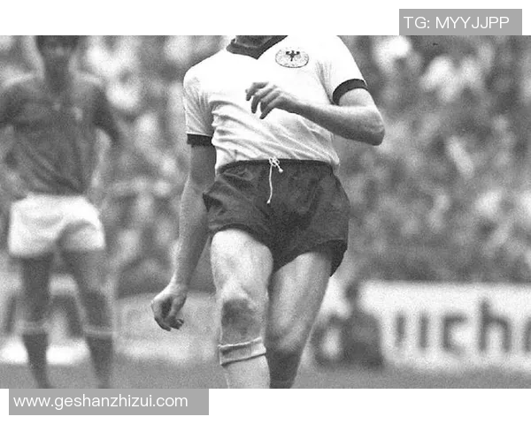 世界足球百发射手盘点：历史上进球最多的传奇球星及其成就解析